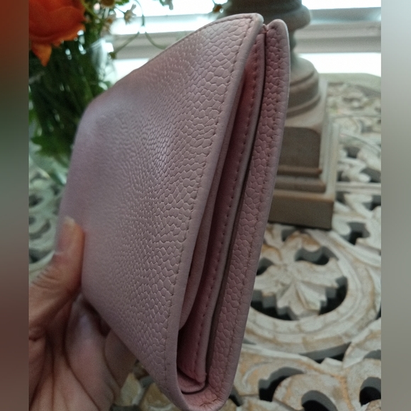 Light Pink Chanel Wallet - 100% Authentic - Picture 8 of 12